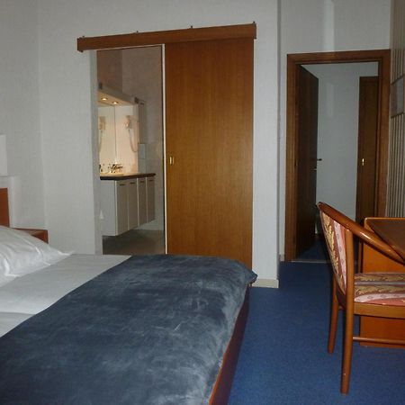 Hotel 'T Hert Genk Ngoại thất bức ảnh