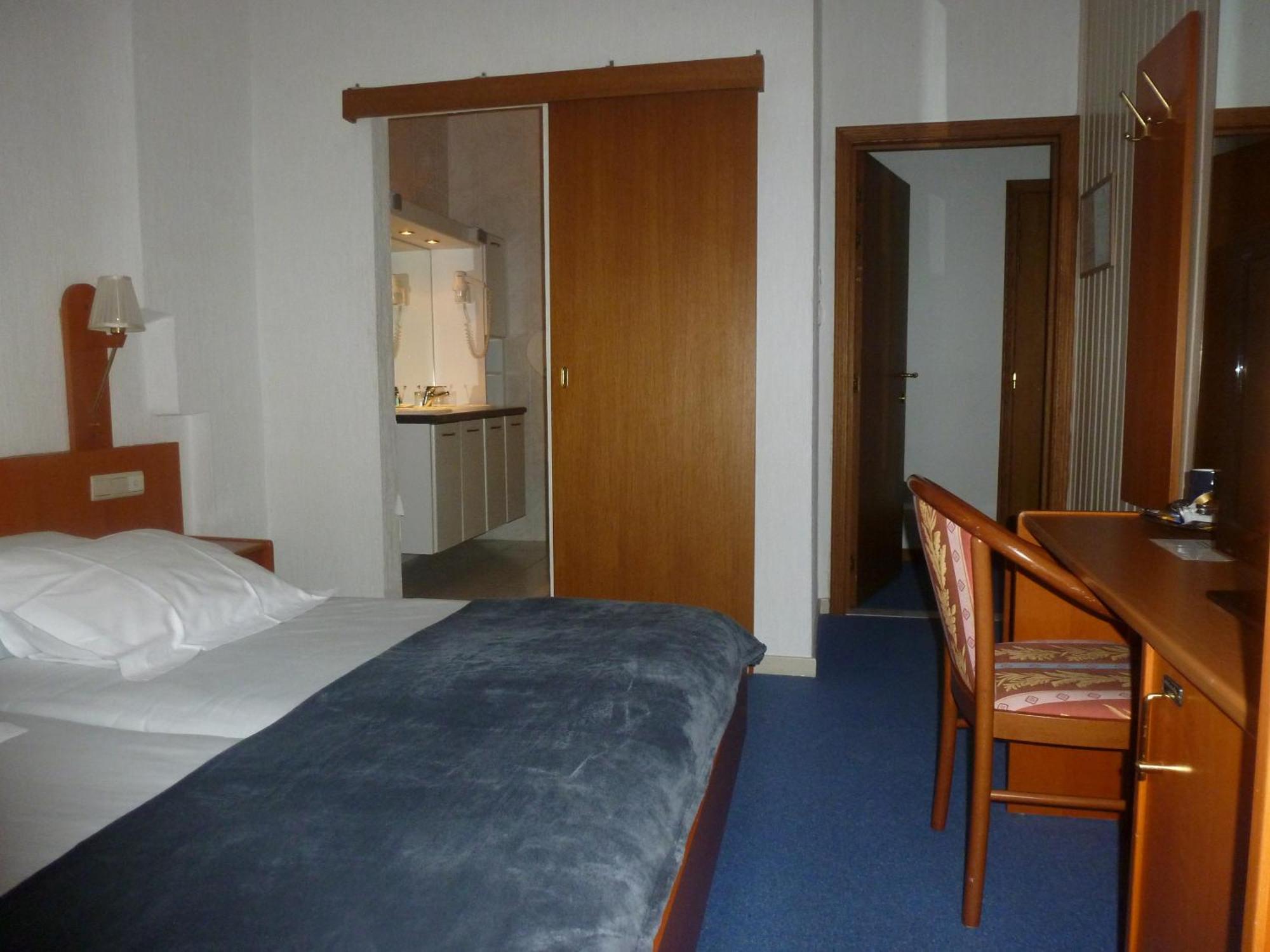 Hotel 'T Hert Genk Ngoại thất bức ảnh