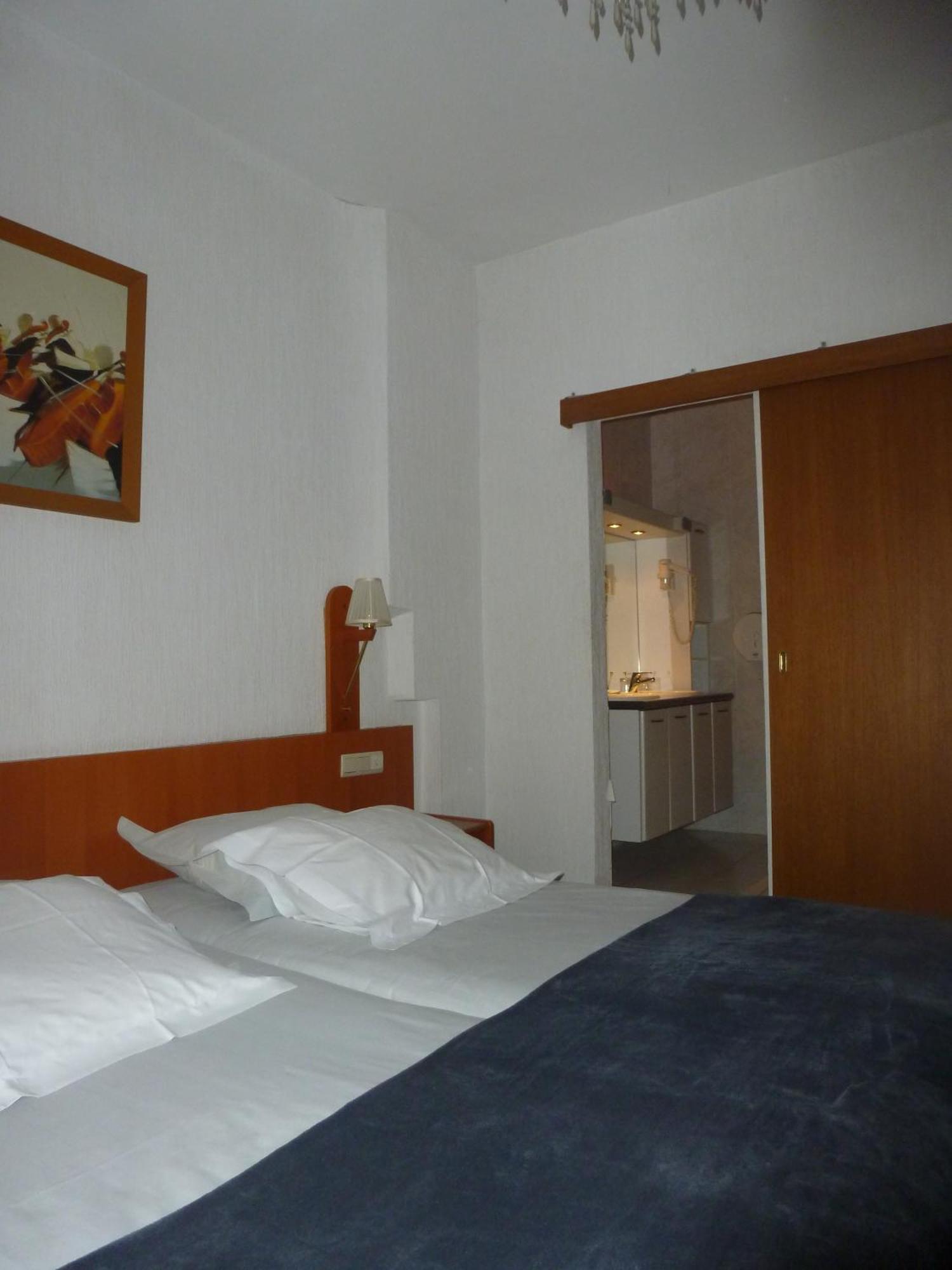 Hotel 'T Hert Genk Ngoại thất bức ảnh